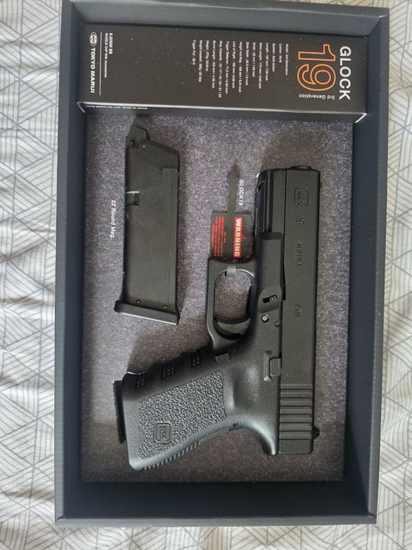 Купить Glock 19 3rd generation Tokyo Marui для страйкбола